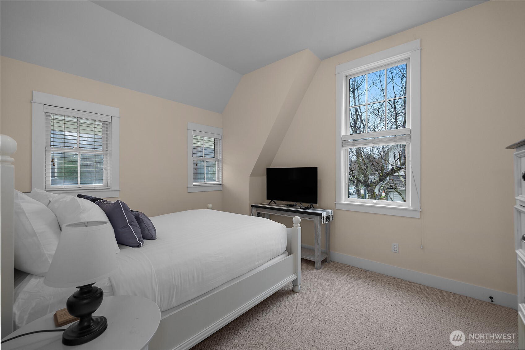 3 Float Lane Property Photo 18