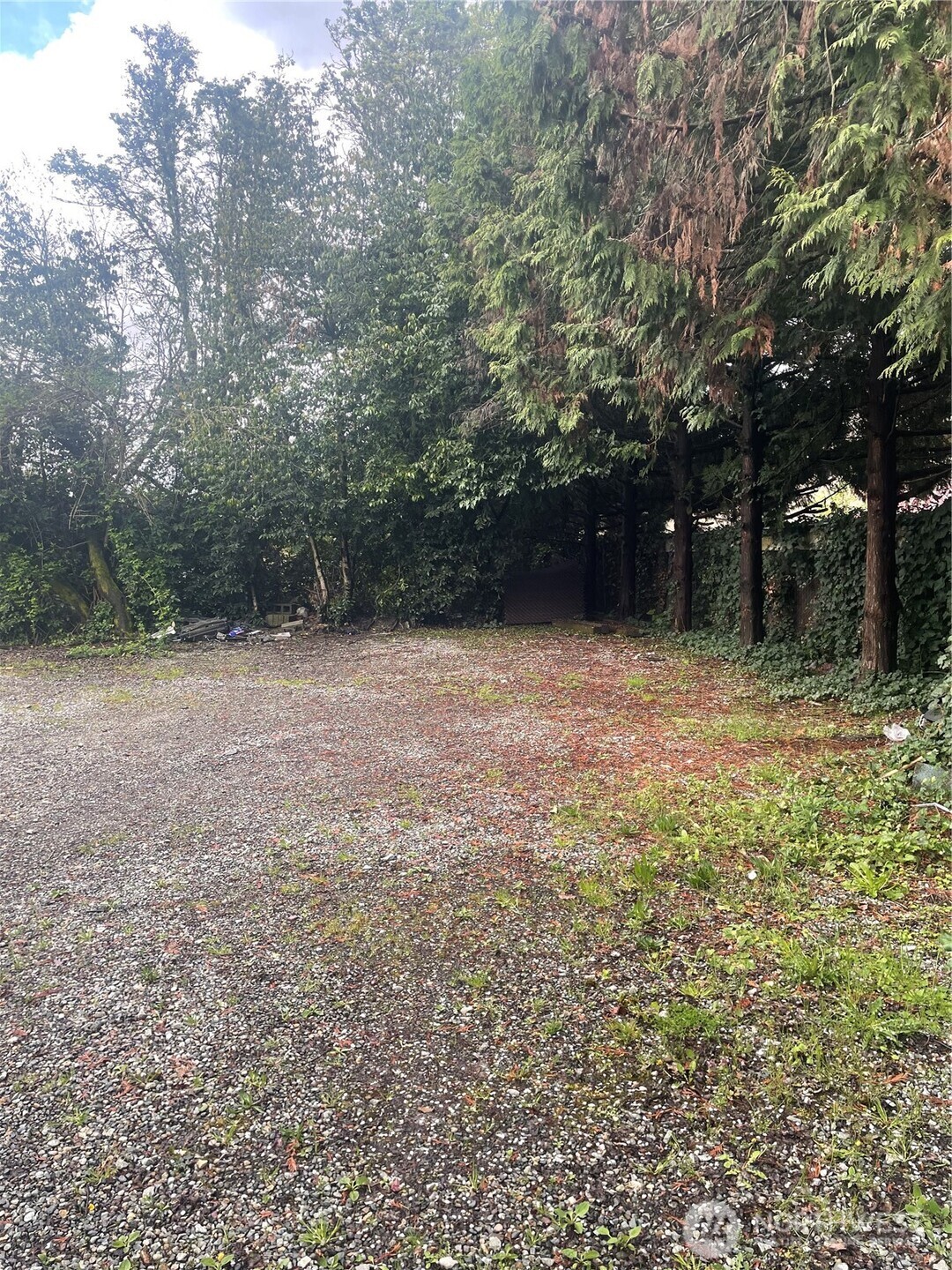 3101 S Walden Street Property Photo 2