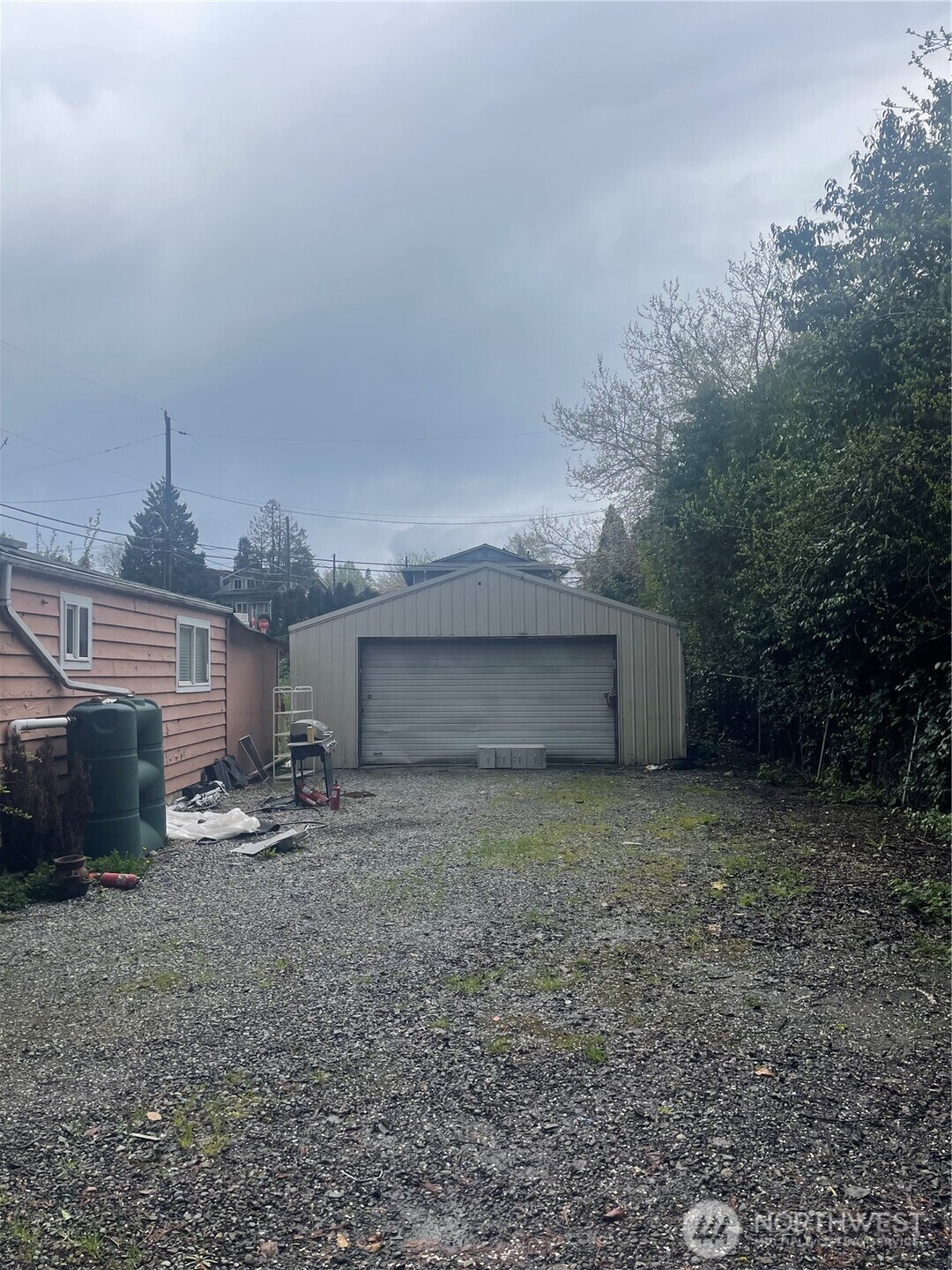 3101 S Walden Street Property Photo 3