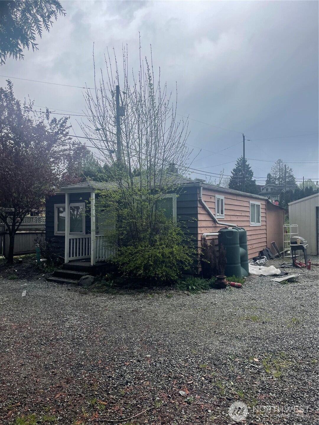 3101 S Walden Street Property Photo 4