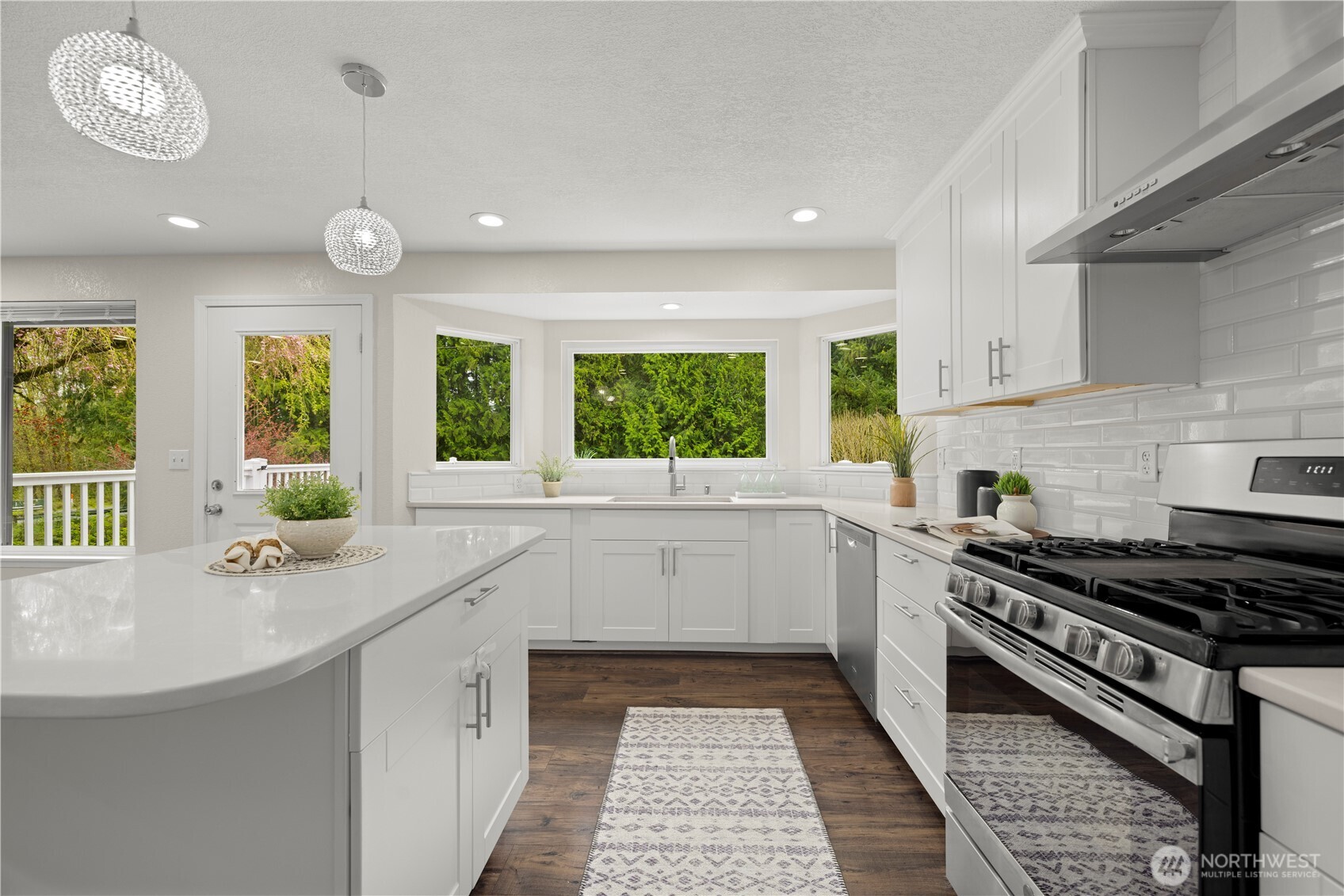 11124 Downes Road Property Photo 8