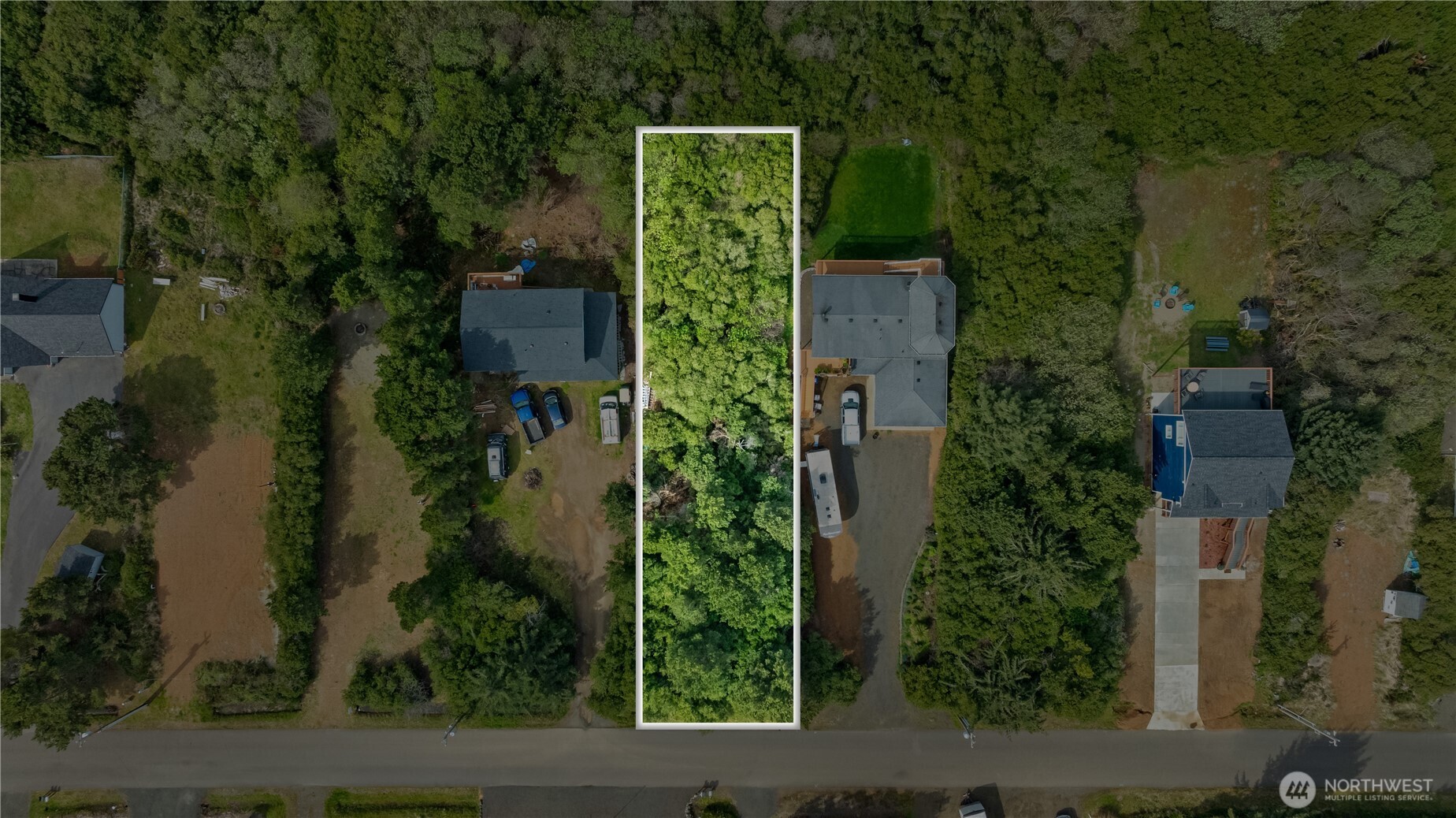 323 Sand Dune Avenue Property Photo 5
