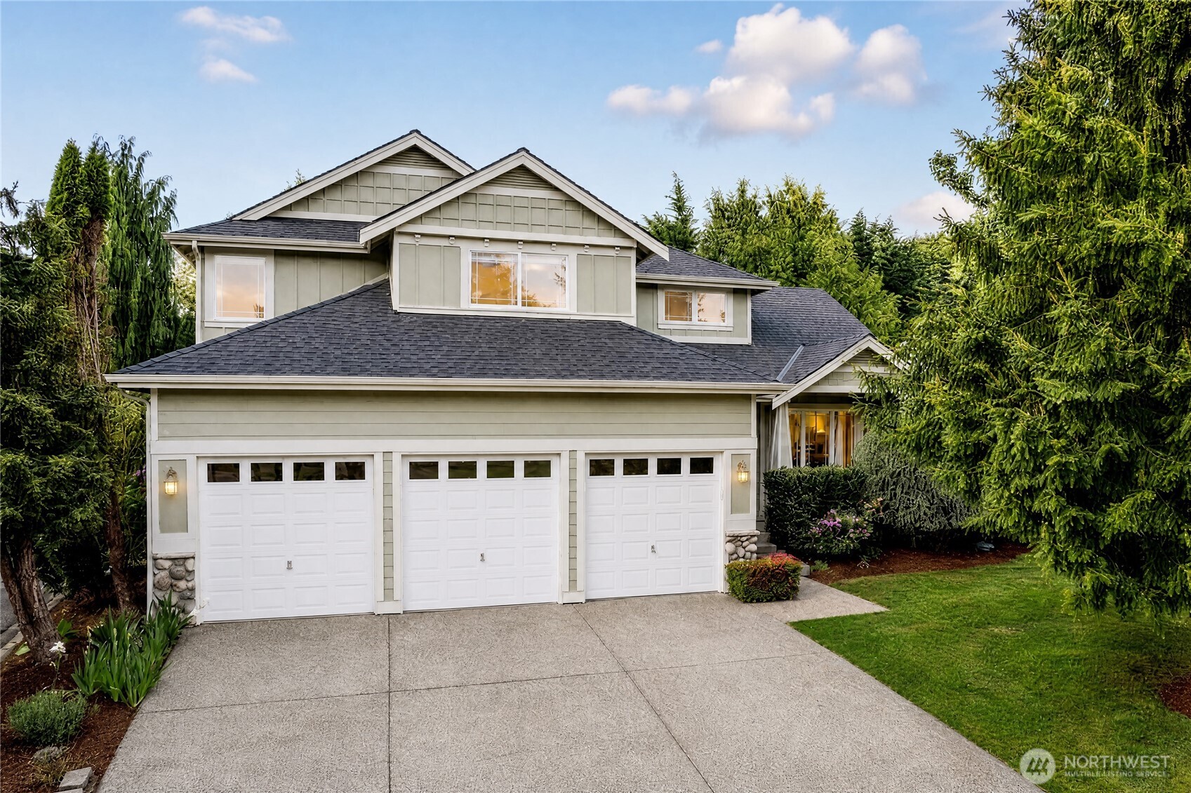 18636 172nd Place Property Photo 1