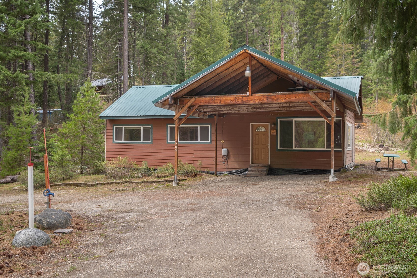 2205 Pine Tree Road Property Photo 2