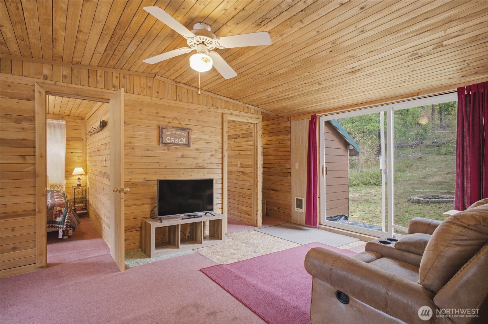 2205 Pine Tree Road Property Photo 4