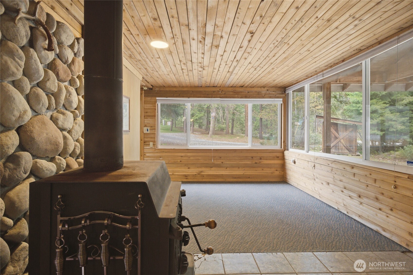 2205 Pine Tree Road Property Photo 9