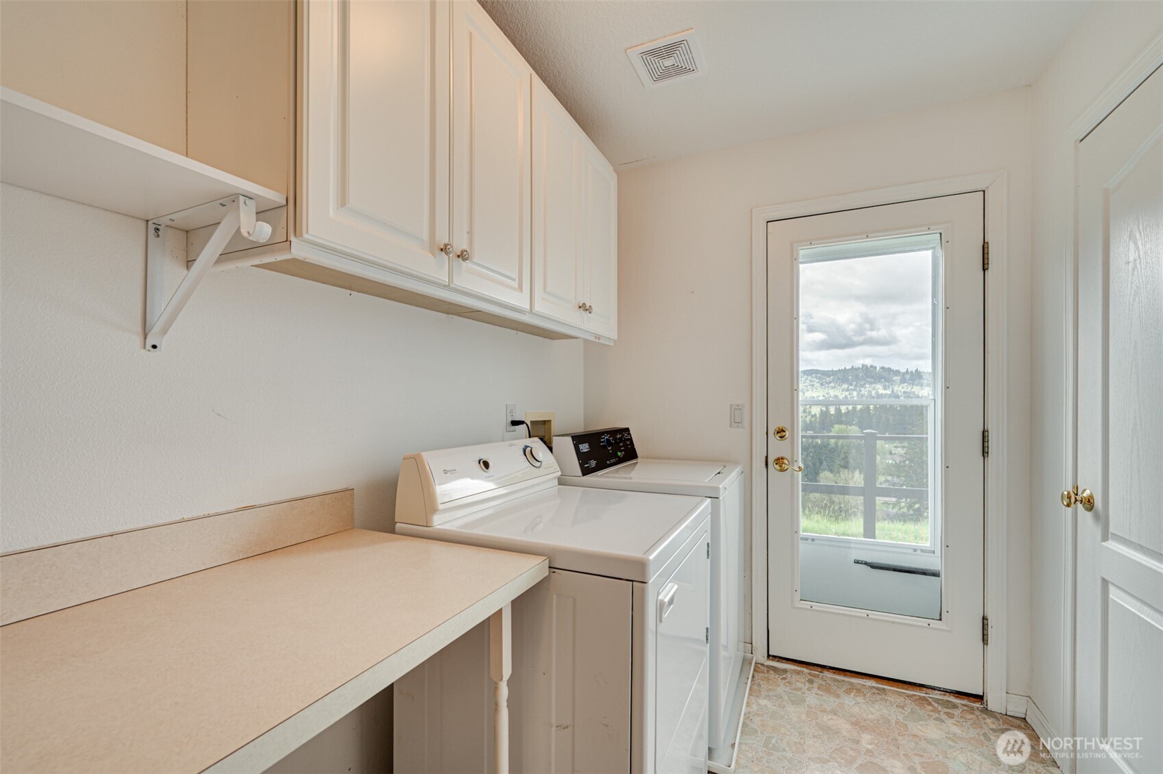 351 Butte Hill Road Property Photo 19