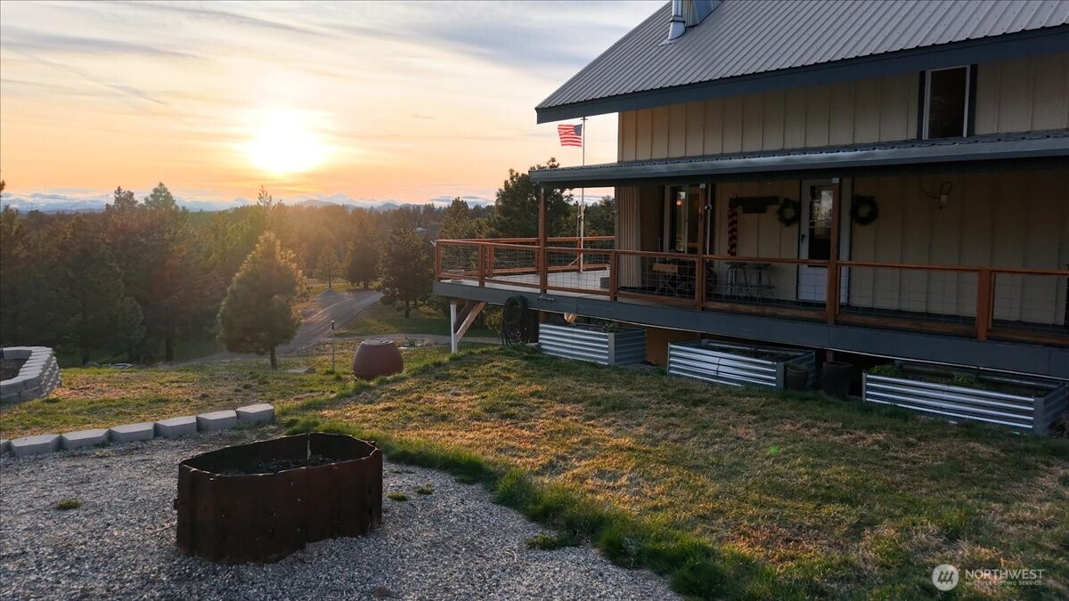 300 Sunset Way Property Photo 30
