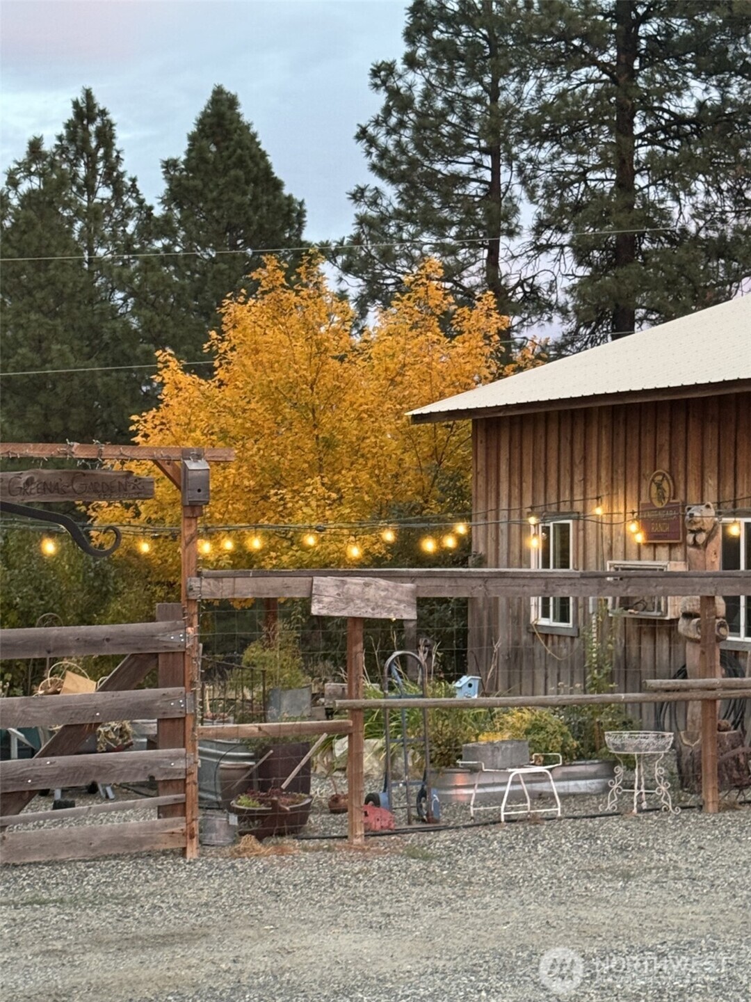 300 Sunset Way Property Photo 31
