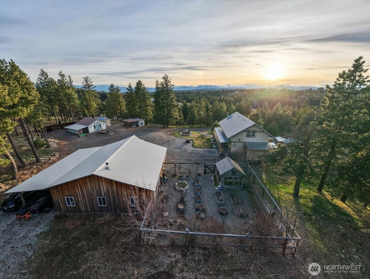300 Sunset Way Property Photo 33