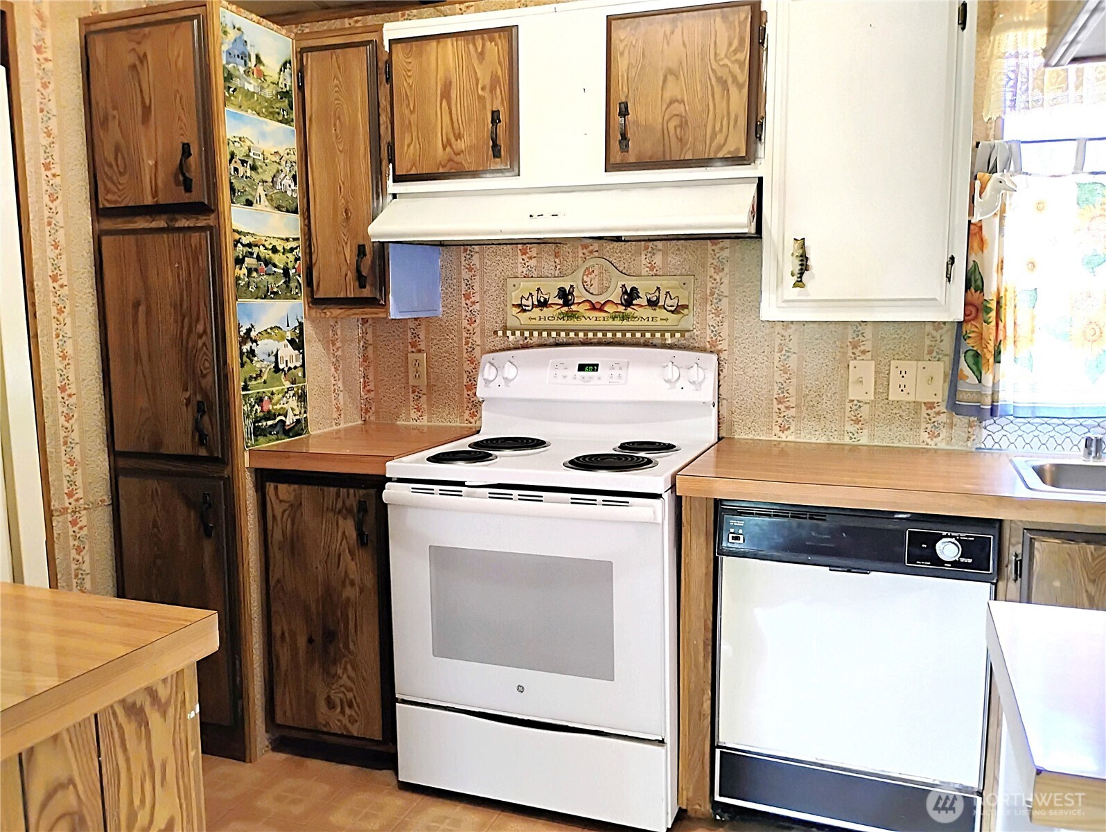 100 Heather Place Property Photo 6