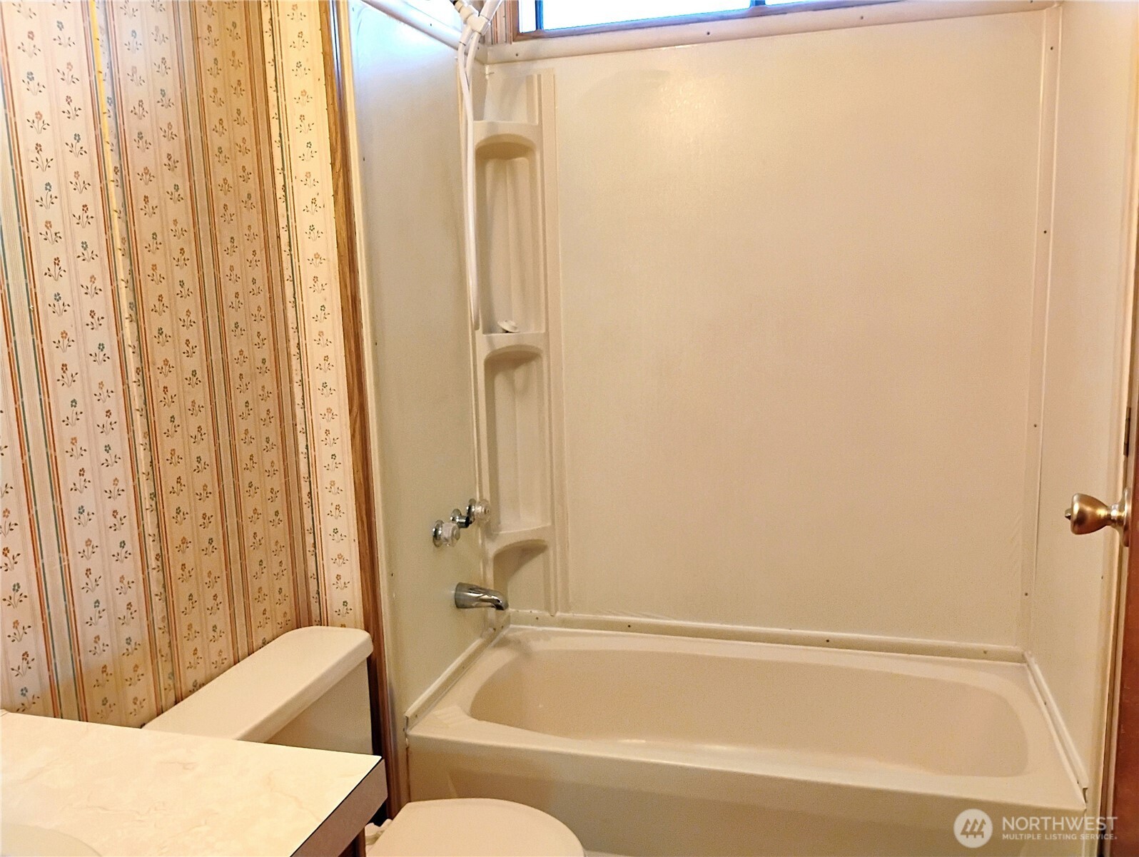 100 Heather Place Property Photo 11