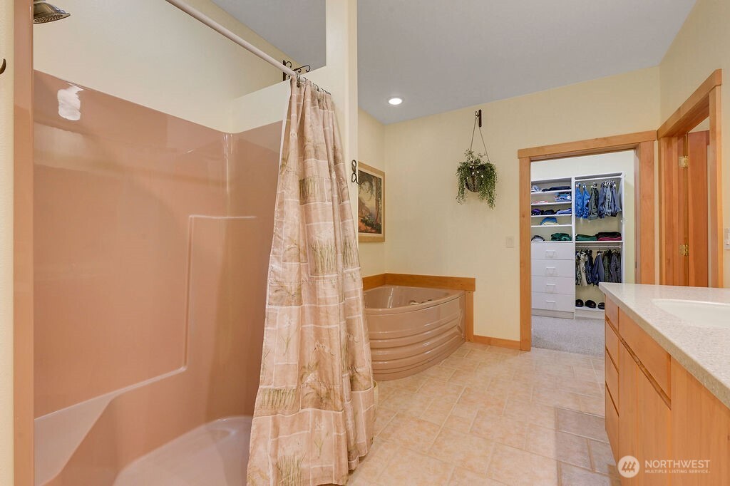 33 Westridge Court Property Photo 20