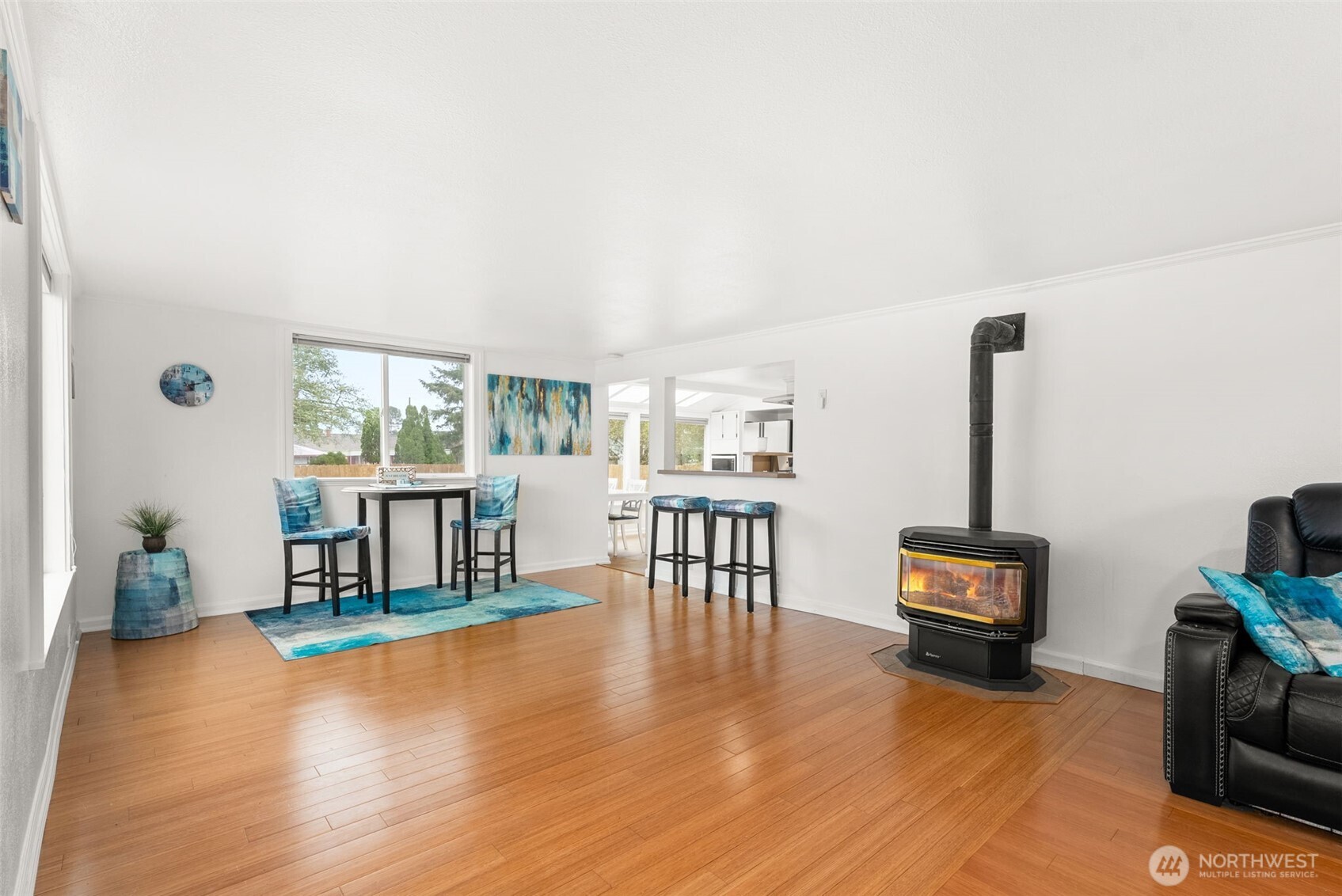 401 W Ocean Avenue Property Photo 7