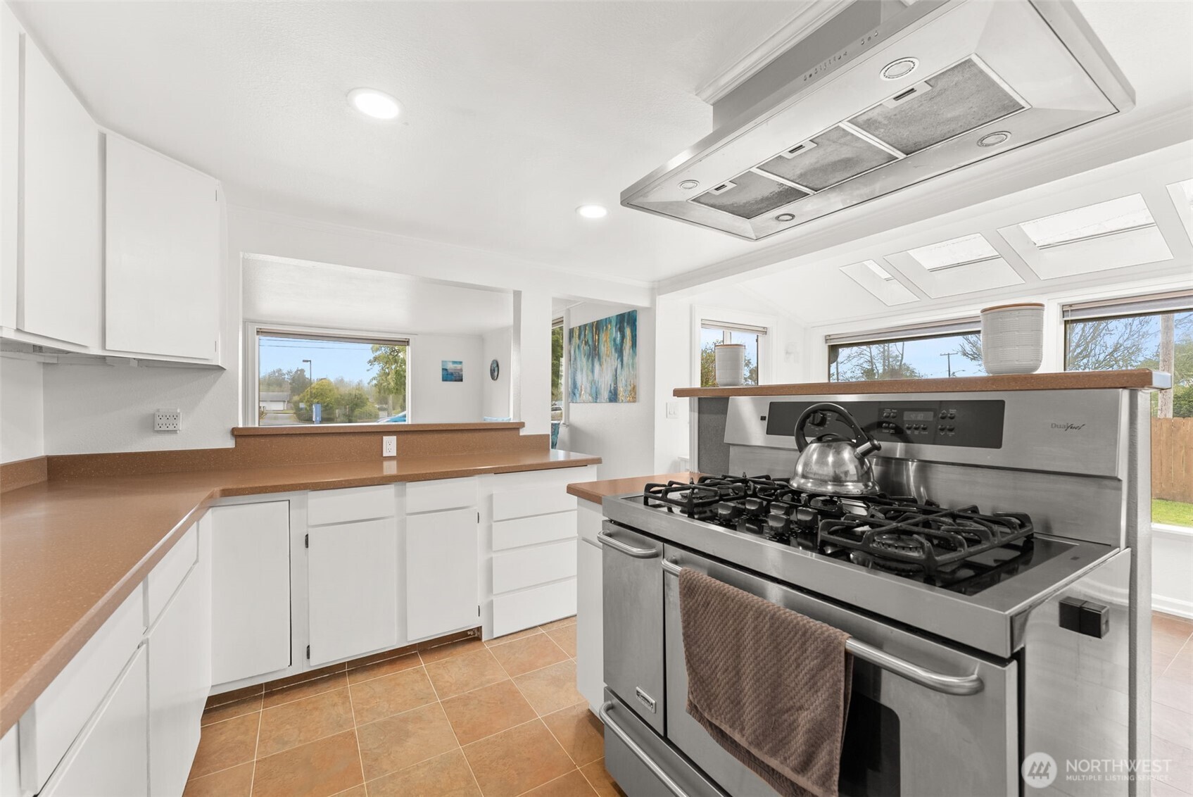 401 W Ocean Avenue Property Photo 10