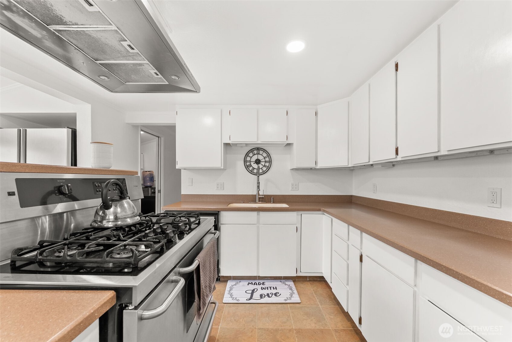 401 W Ocean Avenue Property Photo 11