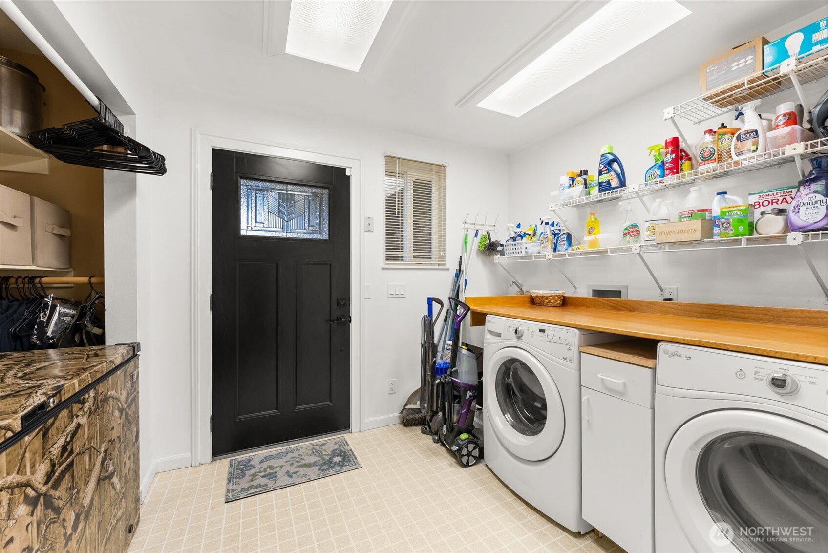 401 W Ocean Avenue Property Photo 18