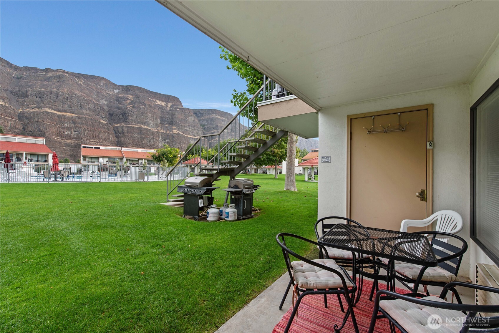 8903 Crescent Bar Road 155 Property Photo 17