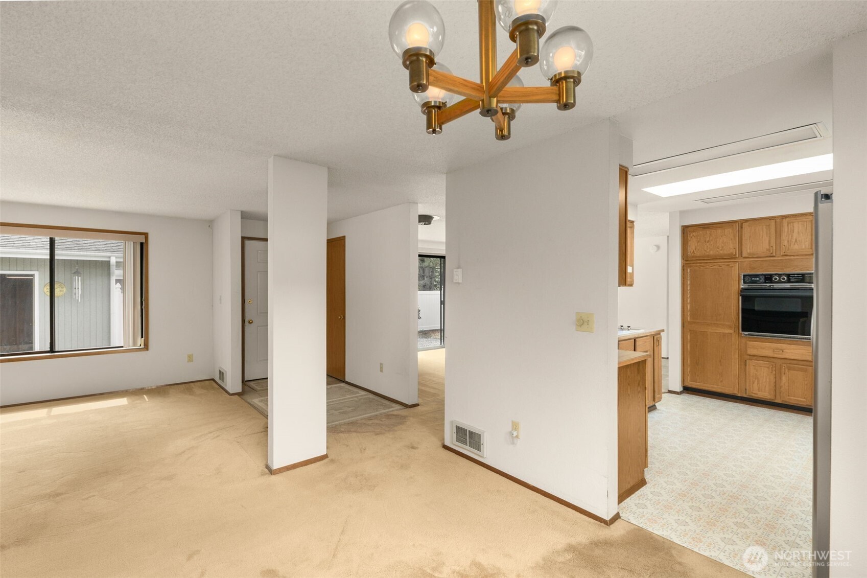 24124 8th Place Property Photo 7