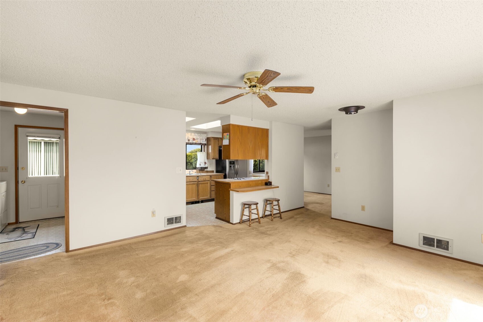 24124 8th Place Property Photo 11