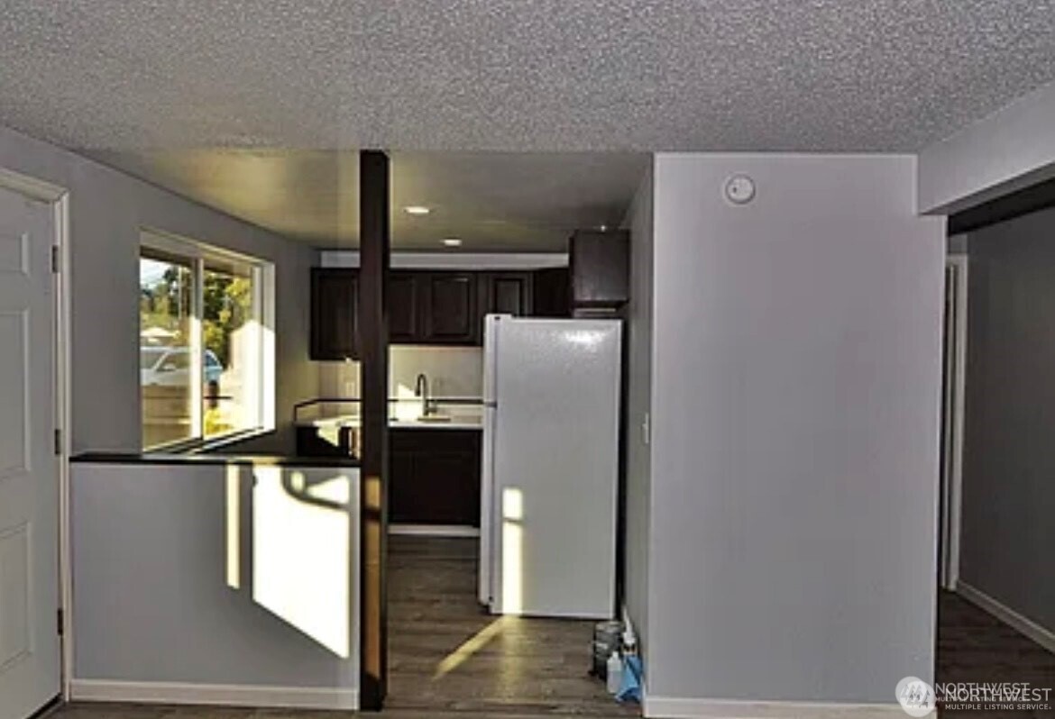 3703 S Manitou Property Photo 5