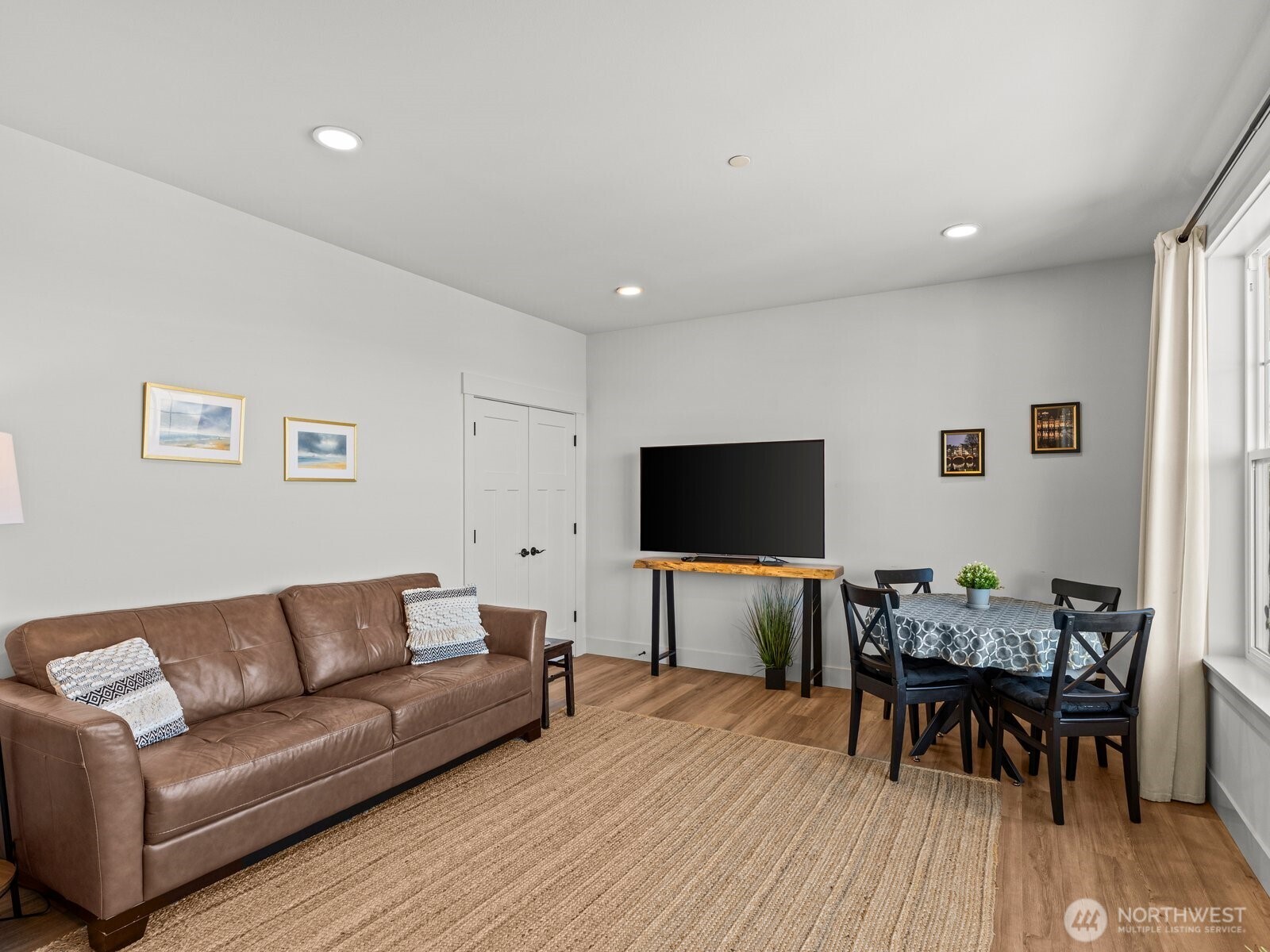 11407 73rd Avenue Property Photo 6