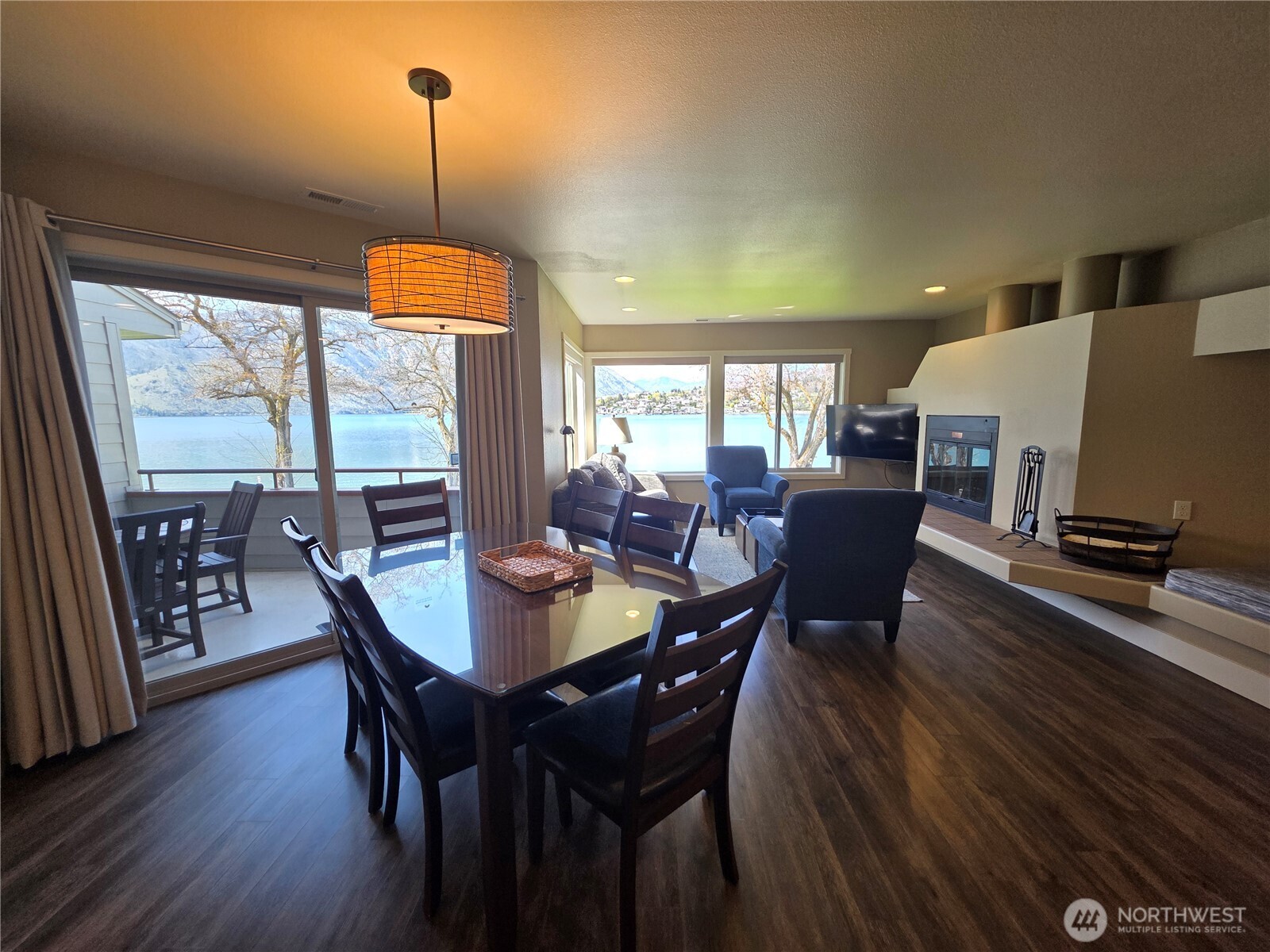 1 Beach 593-l Property Photo 5