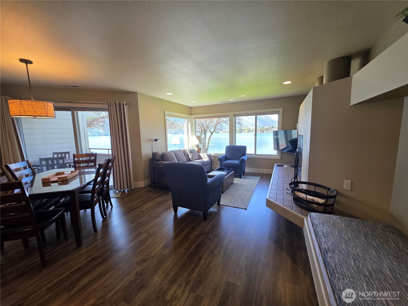 1 Beach 593-l Property Photo 6