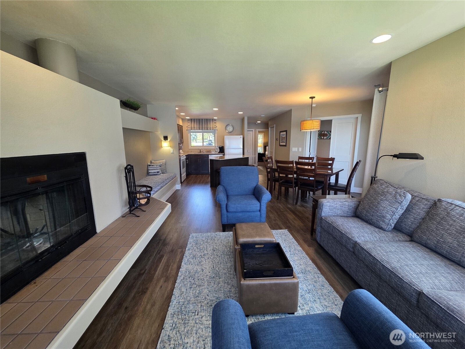 1 Beach 593-l Property Photo 7