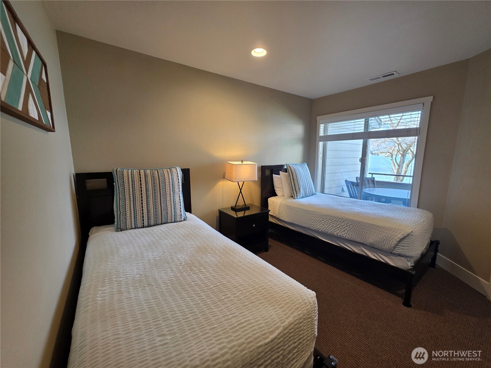 1 Beach 593-l Property Photo 11