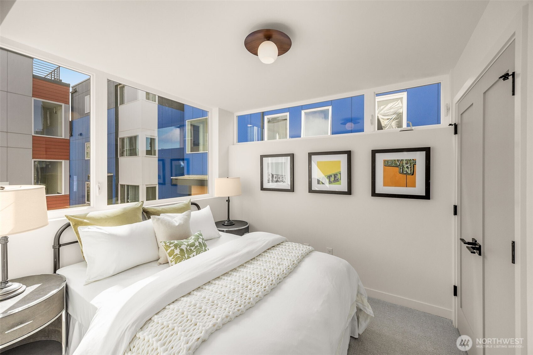 1319 E Denny Way Property Photo 21