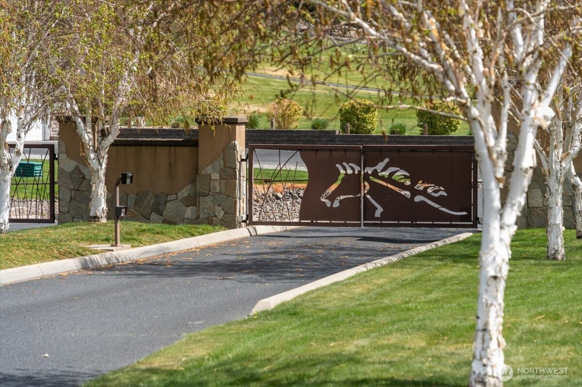 3085 Martin Place Property Photo 7