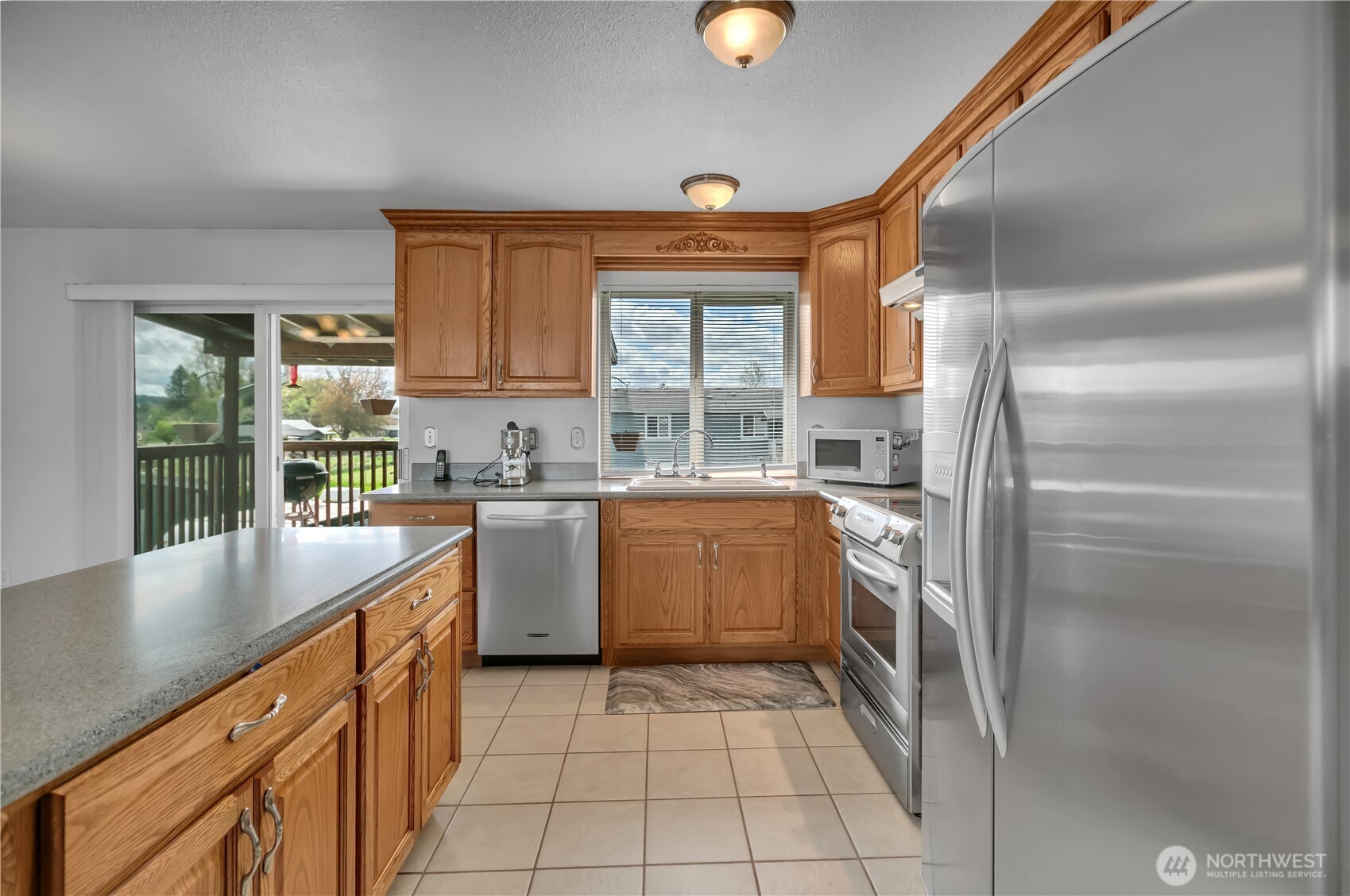 115 3rd Avenue Property Photo 6