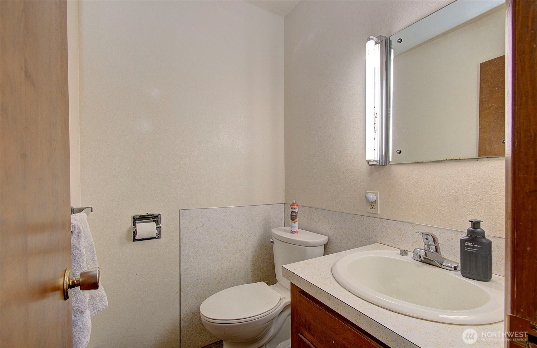 1807 & 1805 N Tower Avenue Property Photo 14