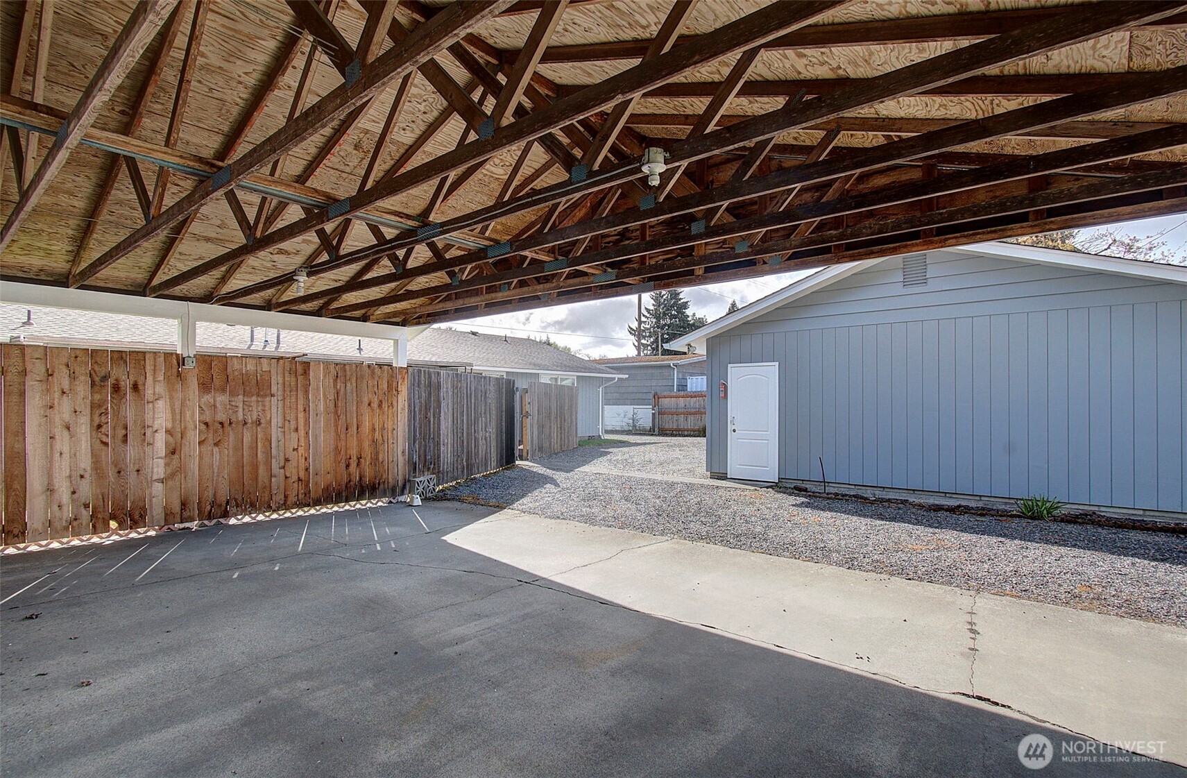 1807 N Tower Avenue Property Photo 4