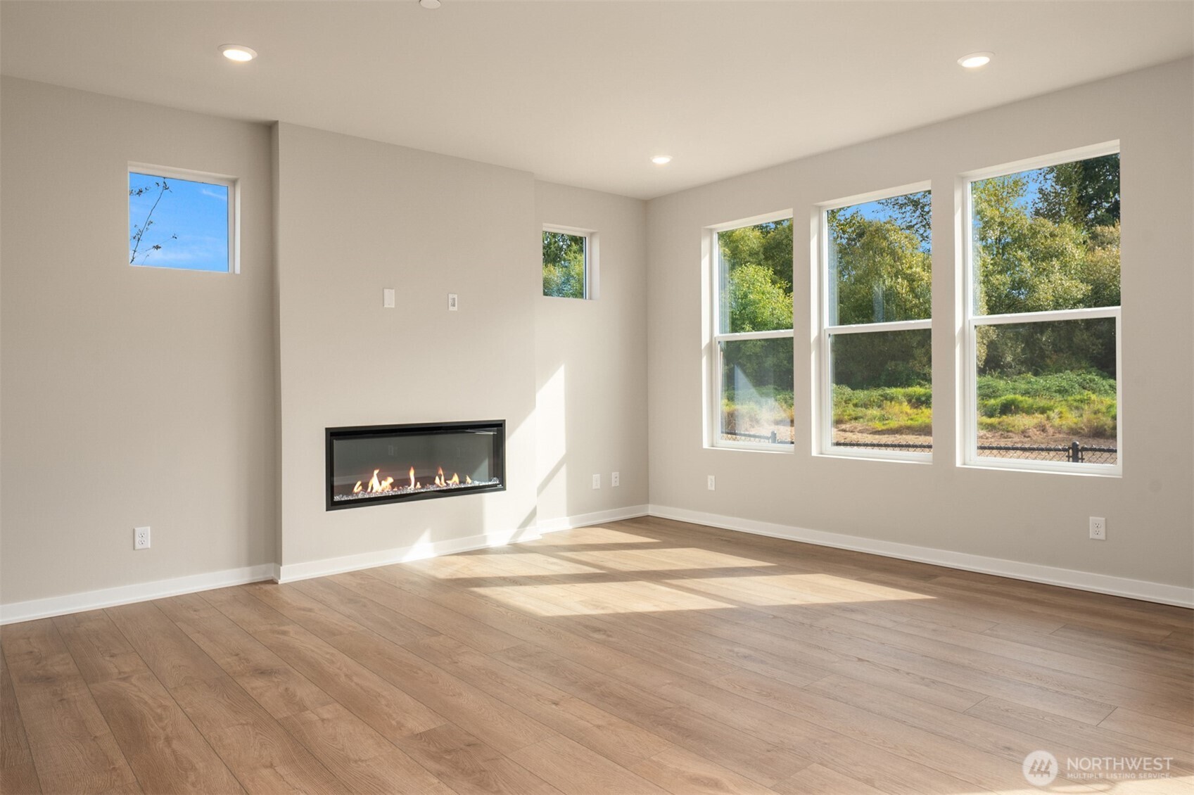 15951 26th Drive Property Photo 4