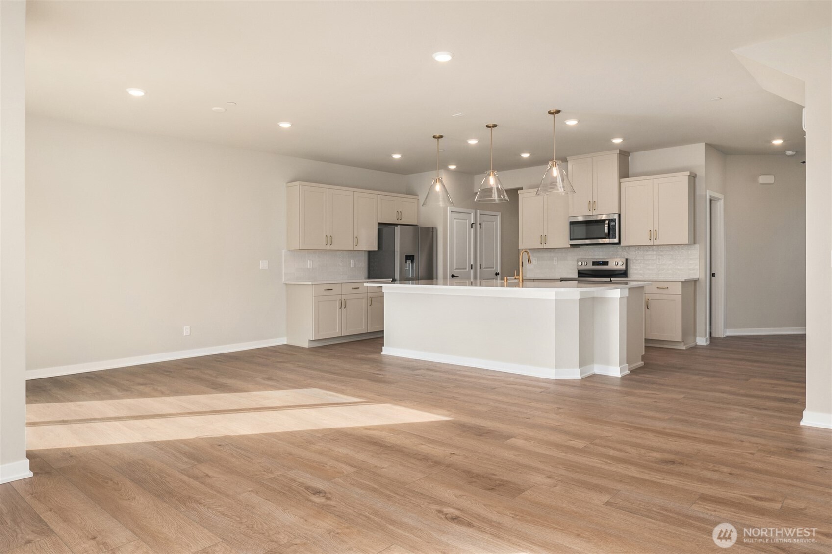 15951 26th Drive Property Photo 6