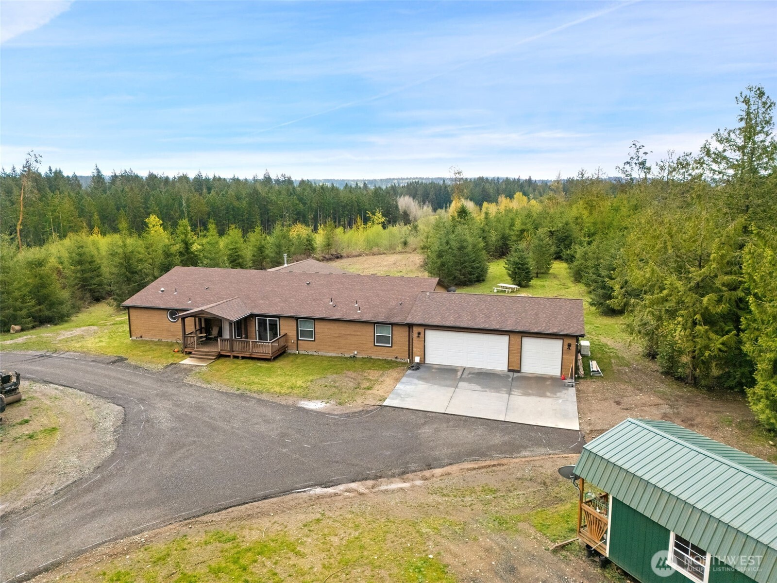 437 Nw Equestrian Drive Property Photo 2