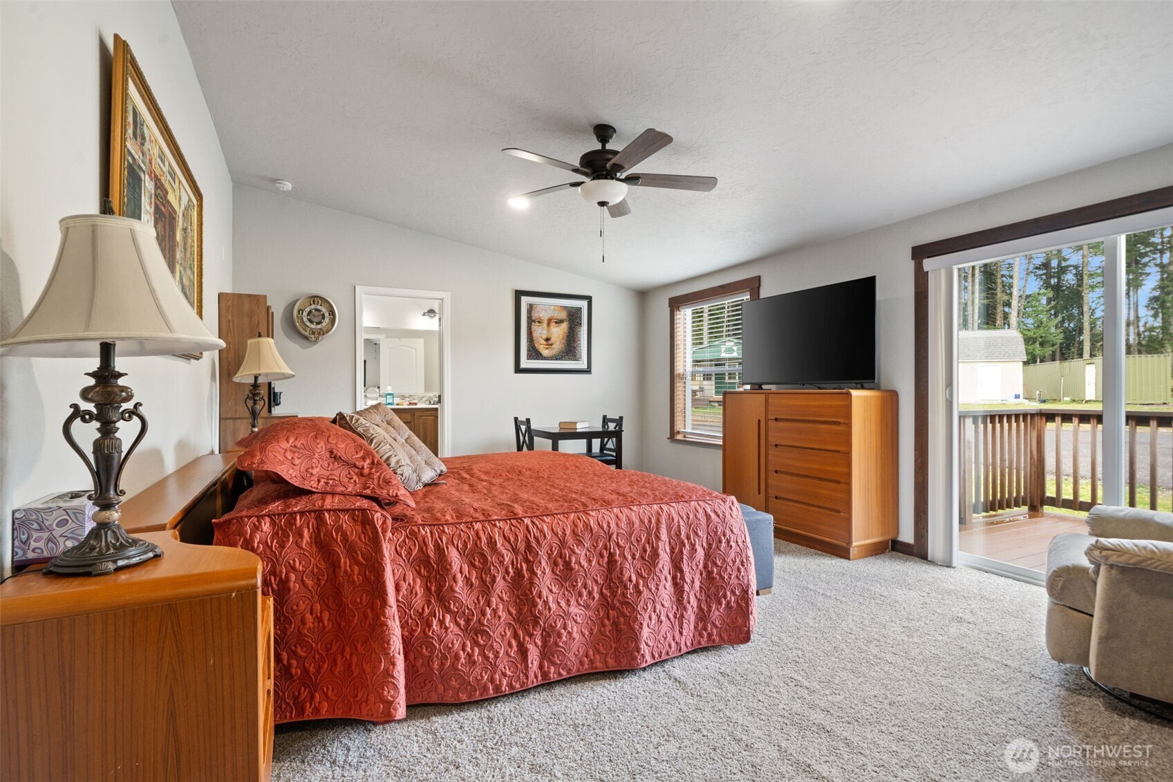 437 Nw Equestrian Drive Property Photo 4