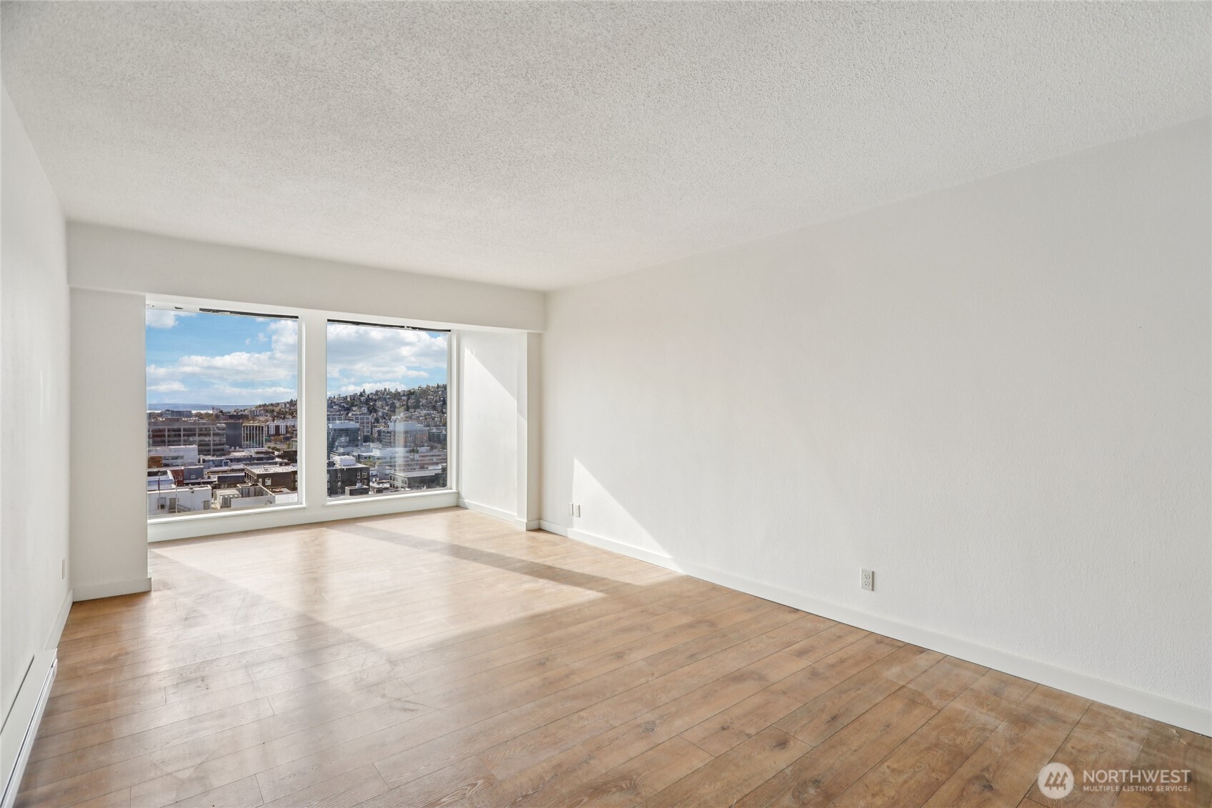 308 E Republican Street 608 Property Photo 6