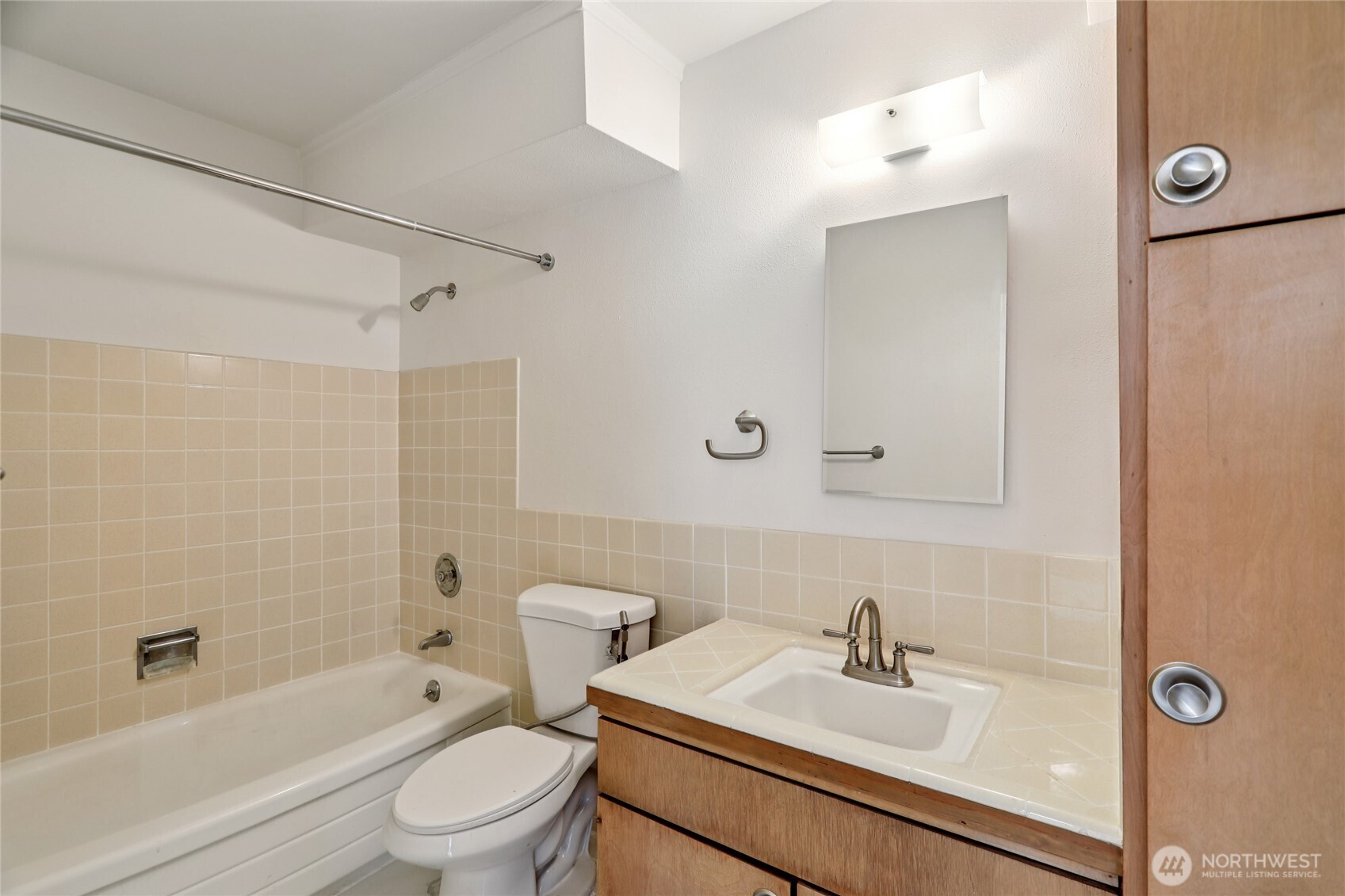 308 E Republican Street 608 Property Photo 19