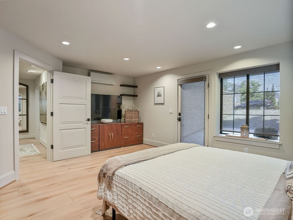 525 16th Avenue Property Photo 26