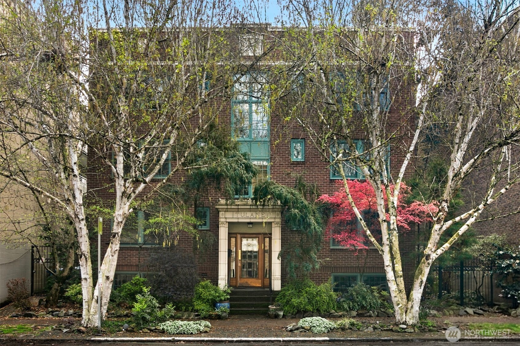 408 Bellevue Avenue 302 Property Photo 1