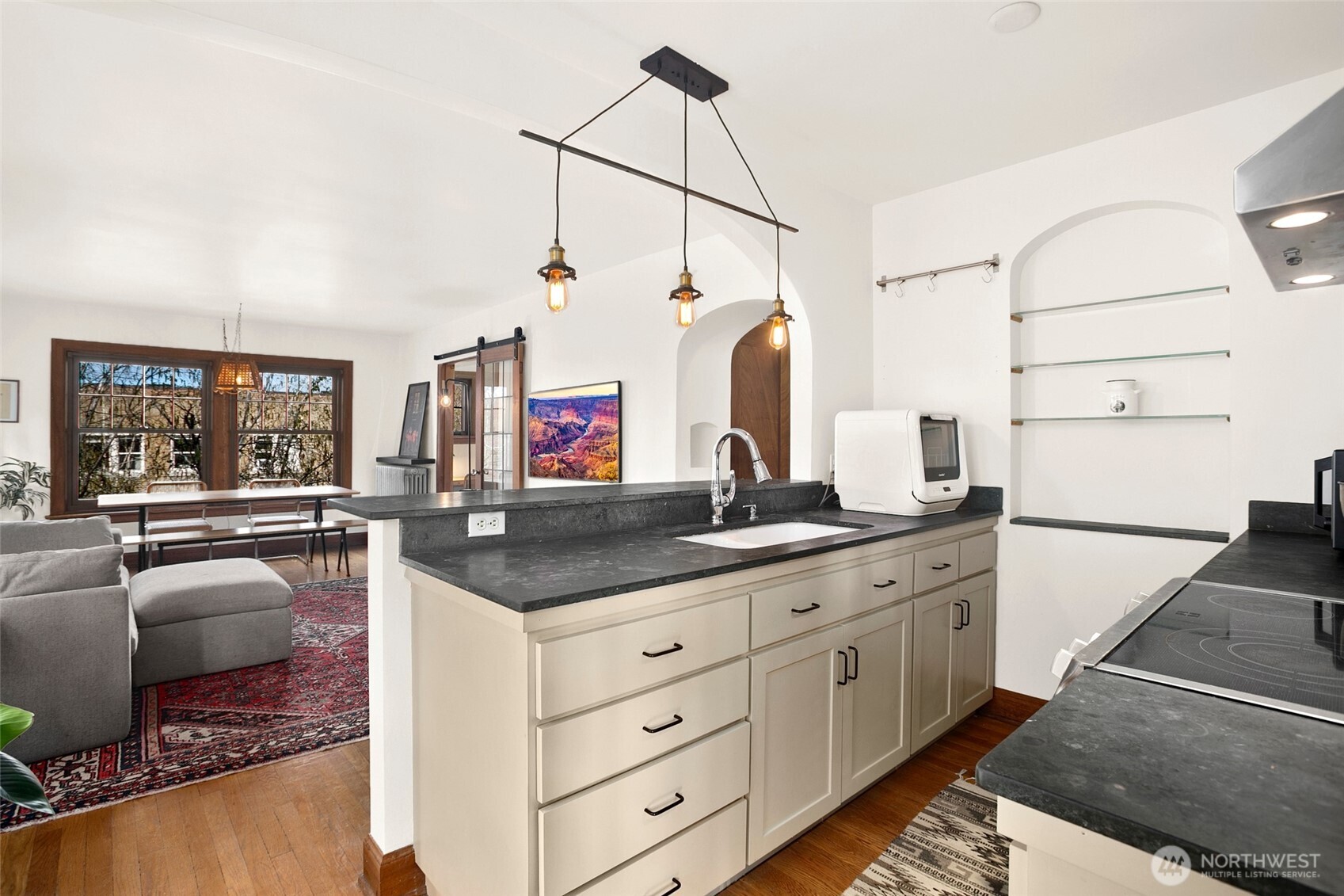 408 Bellevue Avenue 302 Property Photo 13