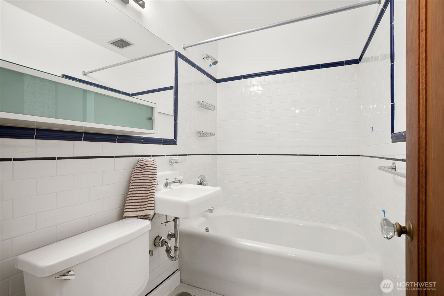 408 Bellevue Avenue 302 Property Photo 19