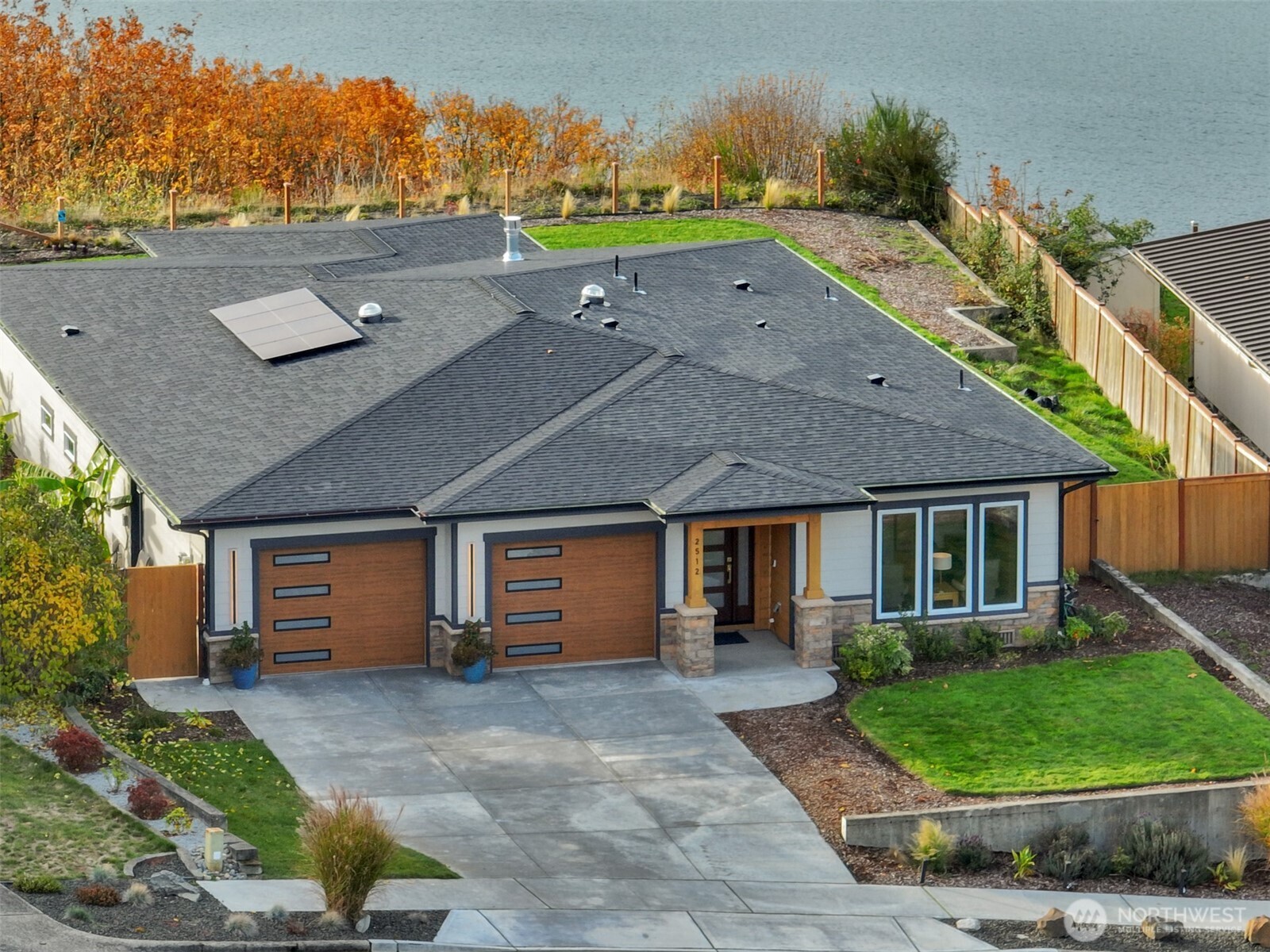 2512 Vista View Drive Property Photo 1