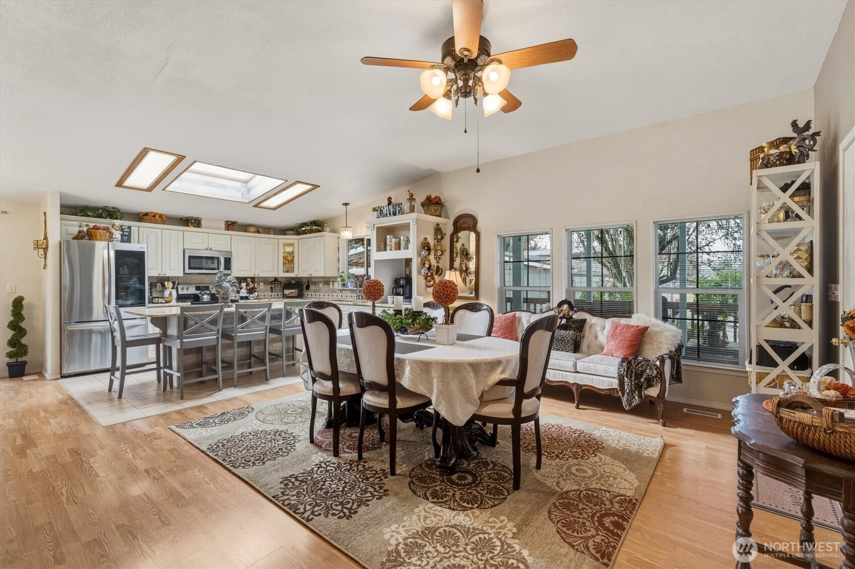 138 Twin Peaks Road Property Photo 6