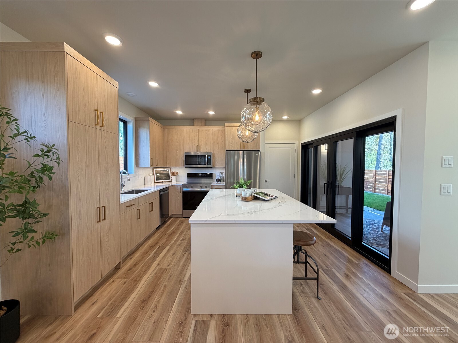 4312 Creston Way Property Photo 13