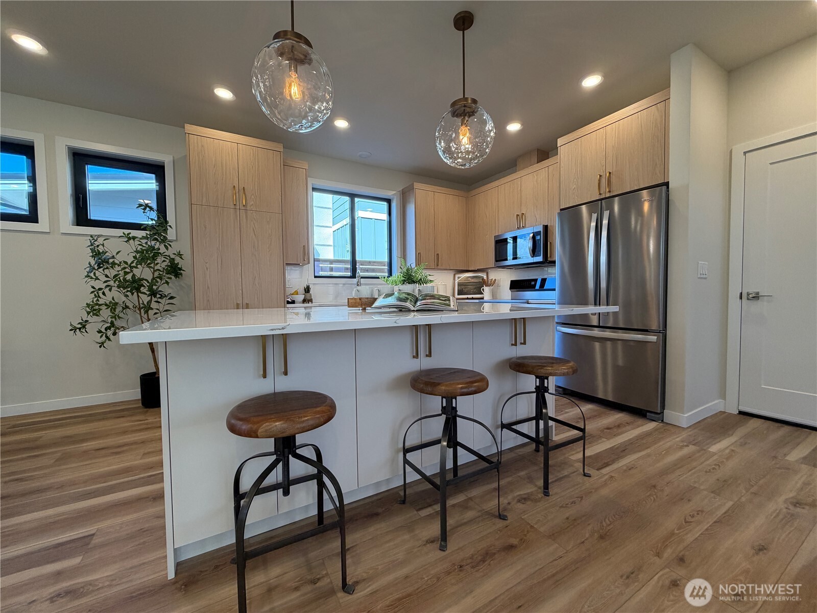 4312 Creston Way Property Photo 14