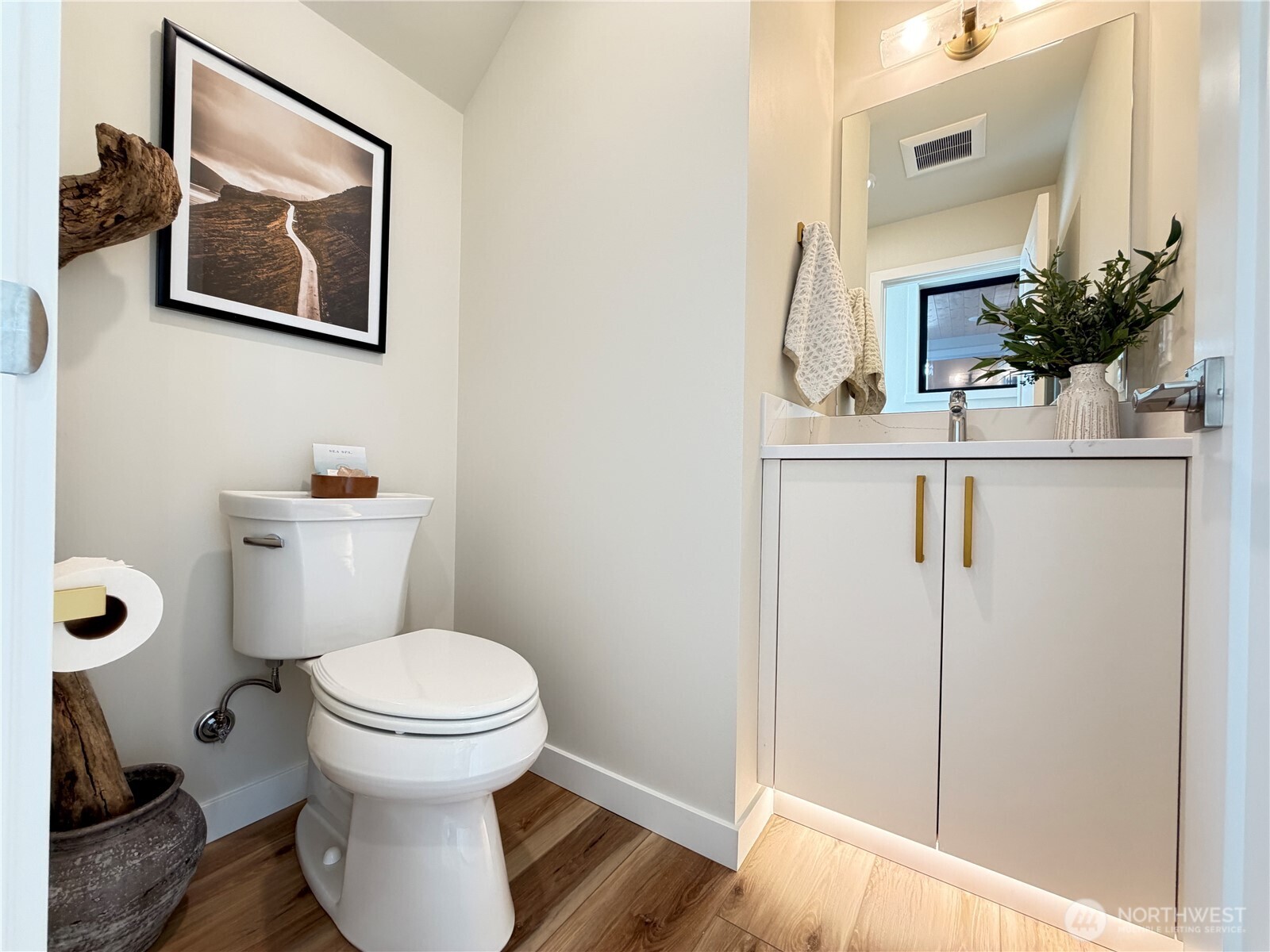 4312 Creston Way Property Photo 15